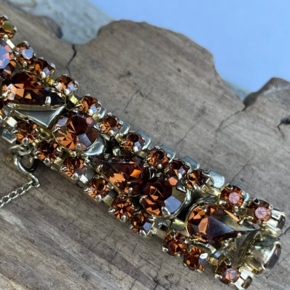Vintage Amber Rhinestone Bracelet in a Goldtone Setting - Picture 6 of 14